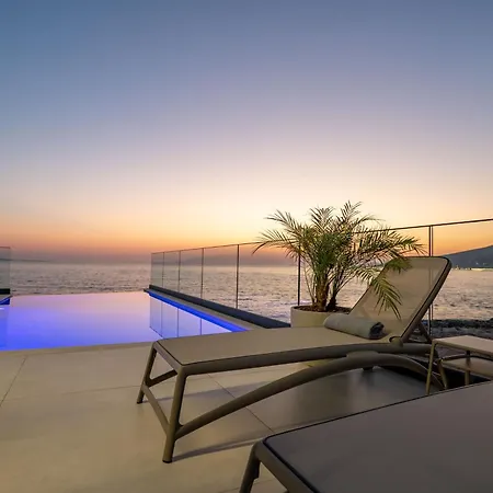 Nube Luxury Villa