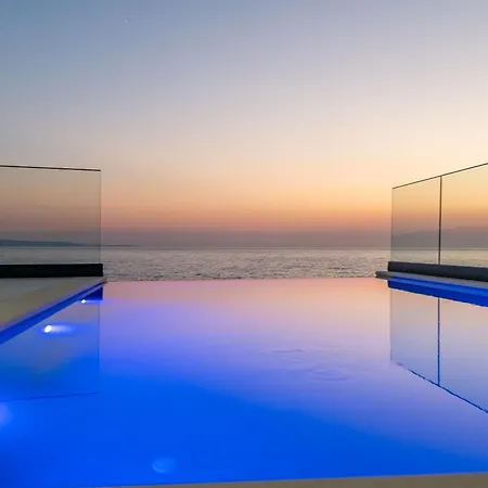 Nube Luxury Villa Sarandë