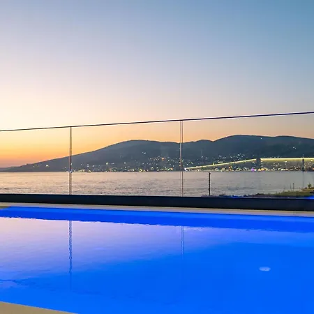 Nube Luxury Villa Sarandë