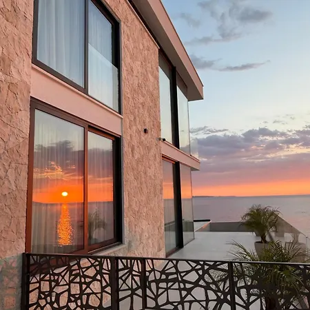 Nube Luxury Villa Sarandë